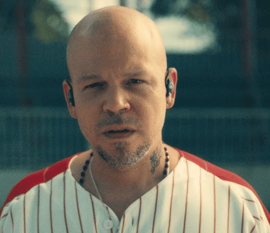 Residente - René